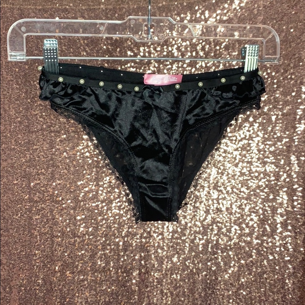 🆕(Never worn) Dolls Kill Black Velvet Panty